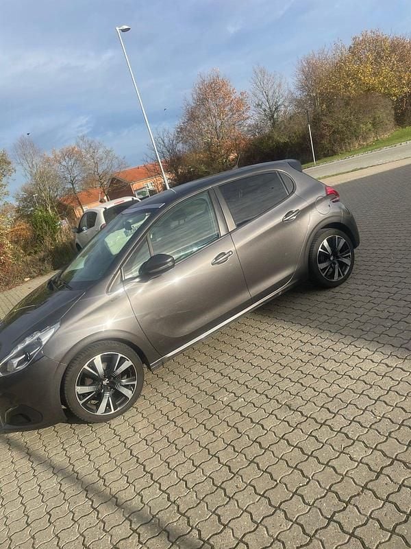 Grå Brugt 2019 Peugeot 208 Active Hatchback | 44.900 kr. (God pris) - Billede 1/4