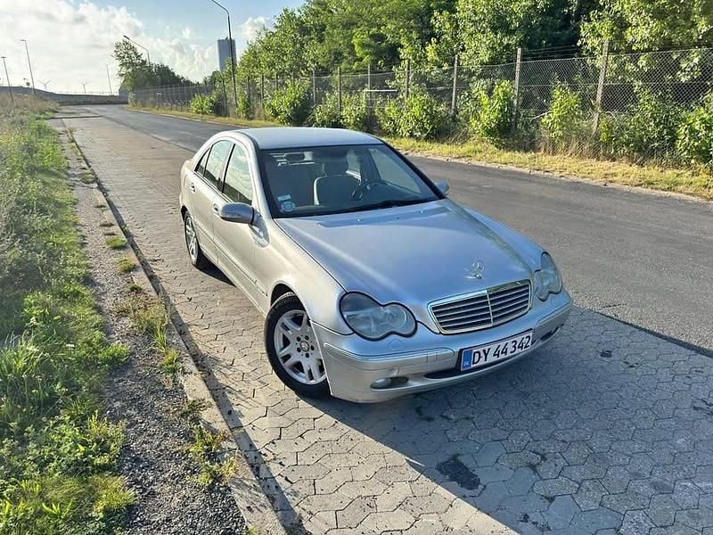 Grå Brugt 2001 Mercedes C220 Sedan | 35.000 kr. - Billede 1/4