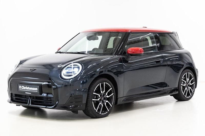 Farve: mørkblåmetal Brugt 2024 Mini Cooper Hatchback | 259.500 kr. - Billede 1/4