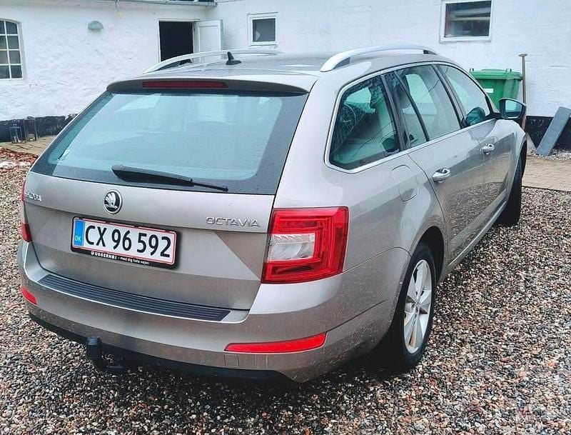 Brugt Skoda Octavia Style 150 HK (110 kW) 2017 Gul Stationcar