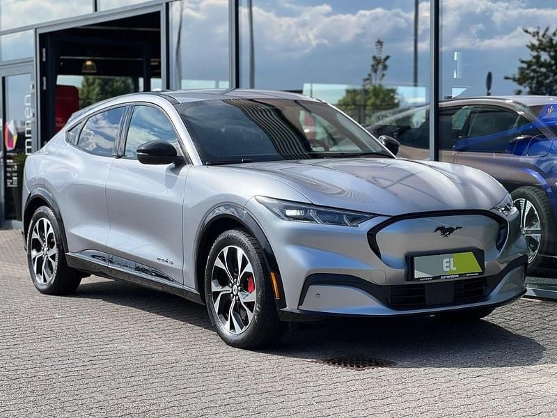 Sølvmetal Brugt 2022 Ford Mustang Mach-E Premium SUV | 239.700 kr. (Fair pris) - Billede 1/3