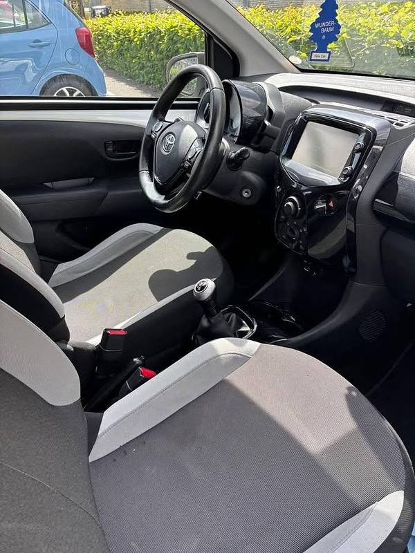 Brugt Toyota Aygo 69 HK (50 kW) 2014 Hvid Hatchback