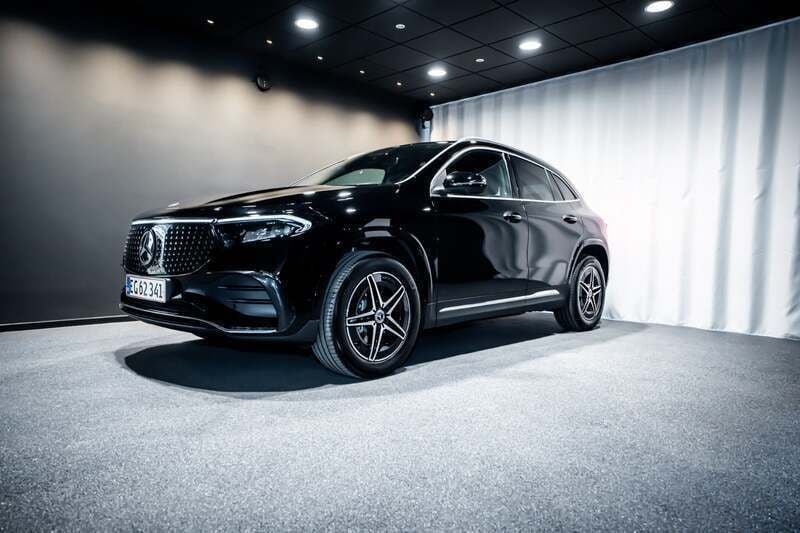 Farve: sort Brugt 2025 Mercedes EQA250+ Premium SUV | 399.900 kr. (Fair pris) - Billede 1/4