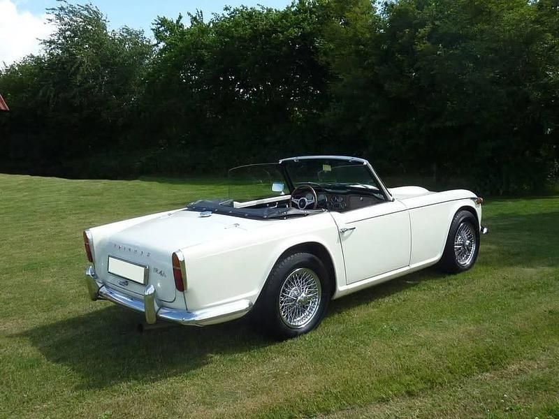 Brugt Triumph TR4 105 HK (77 kW) 1965 Cabriolet