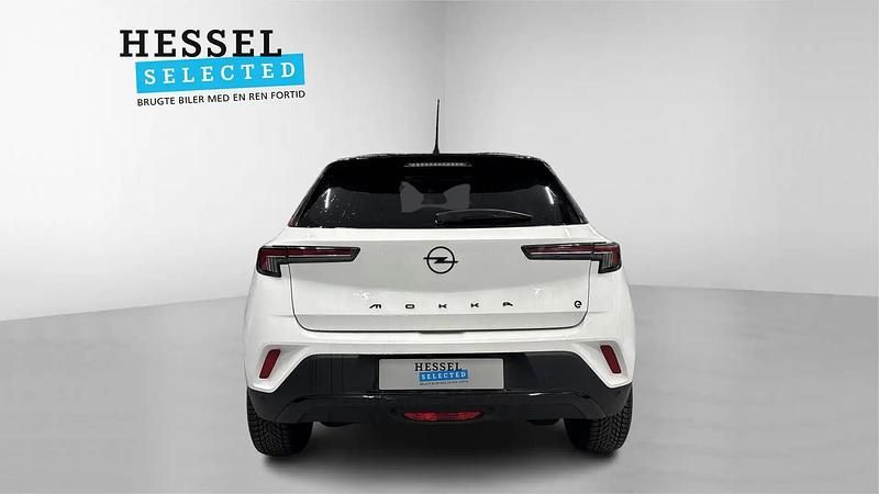 Brugt Opel Mokka-e GS Line 100 kW (136 HK) 2022 Hvid m. sort tag SUV