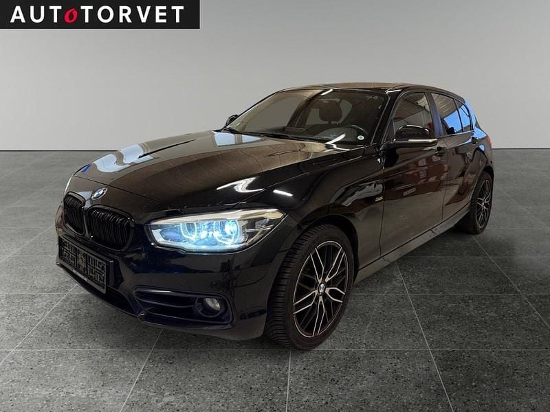 Sort Brugt 2015 BMW 118 Sport Line Hatchback | 109.700 kr. (God pris) - Billede 1/4