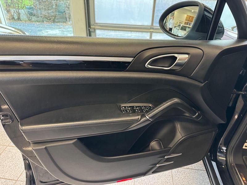 Brugt Porsche Cayenne 245 HK (180 kW) 2011 Sortmetal SUV
