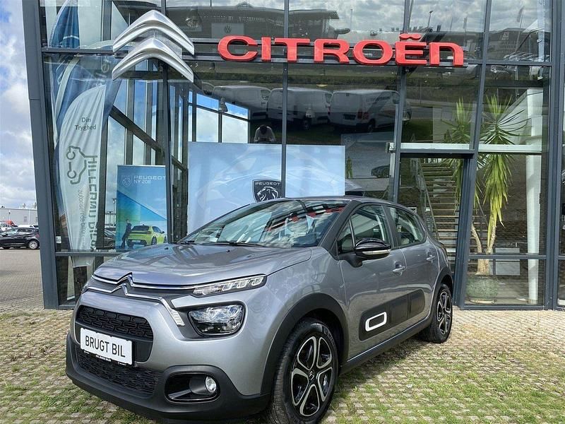 Grå artense metallic Brugt 2024 Citroën C3 PureTech Hatchback | 149.900 kr. (Lidt for dyr) - Billede 1/4