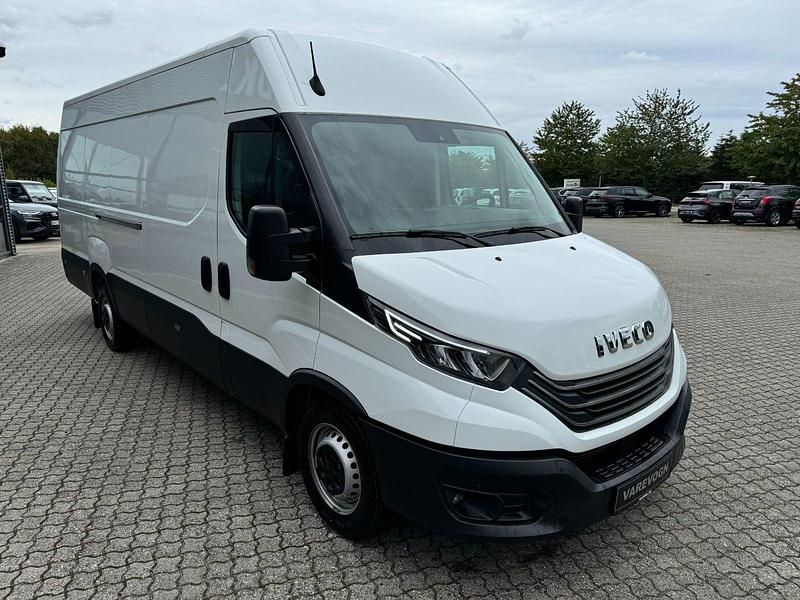 Brugt Iveco Daily 176 HK (129 kW) 2023 Van