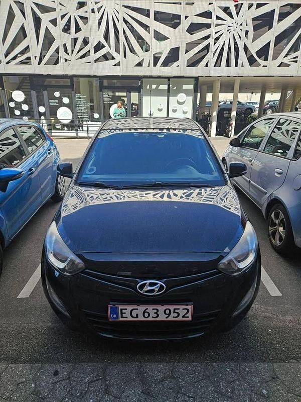 Brugt Hyundai i20 GO! 85 HK (62 kW) 2014 Sort MPV