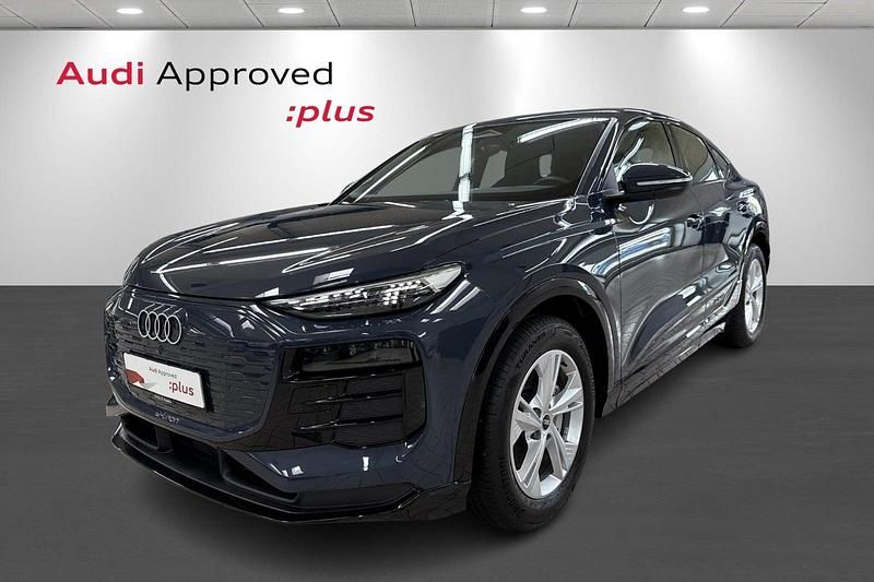 Mørkblåmetal Brugt 2025 Audi Q6 Sportback e-tron SUV | 509.900 kr. - Billede 1/4