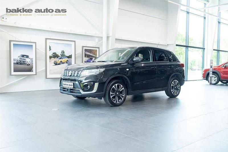 Sortmetal Brugt 2021 Suzuki Vitara Active SUV | 189.900 kr. (Fair pris) - Billede 1/4