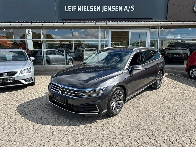 Koksmetal Brugt 2022 VW Passat GTE Stationcar | 274.900 kr. (Lidt for dyr) - Billede 1/4