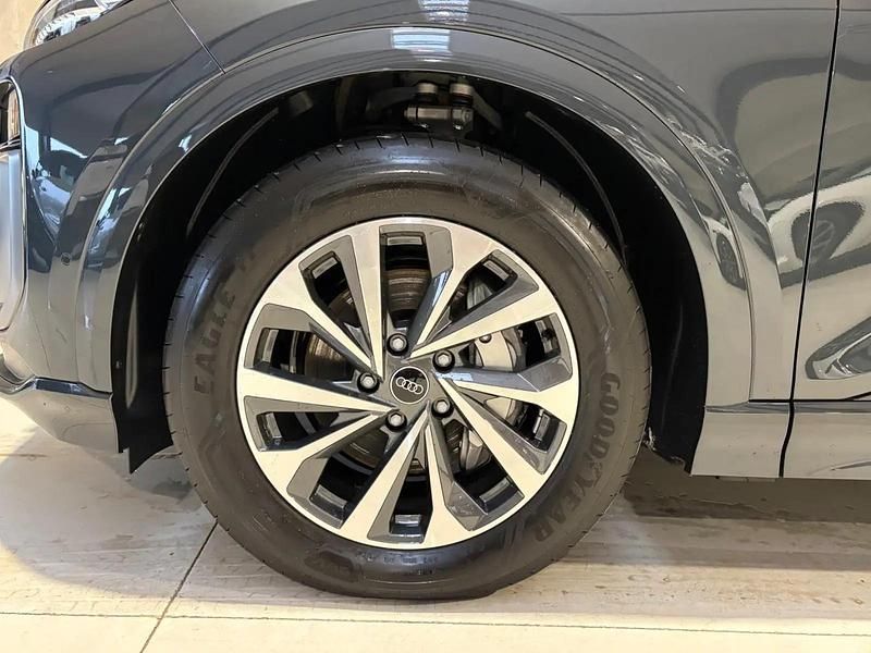 Ny Audi Q6 e-tron S-Line 285 kW (388 HK) 2025 Gråmetal SUV