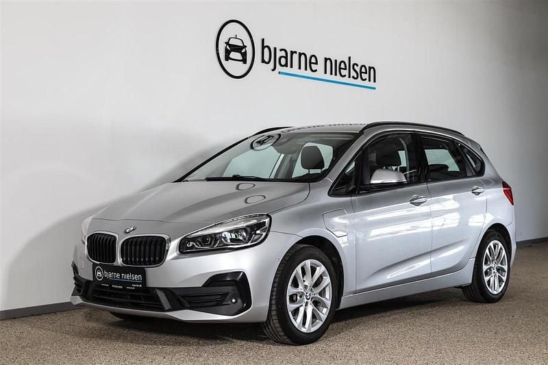 Gråmetal Brugt 2019 BMW 225 Active Tourer iPerformance MPV | 149.500 kr. (Fair pris) - Billede 1/4