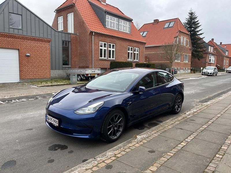 Blå Brugt 2021 Tesla Model 3 Standard Range Sedan | 174.900 kr. (God pris) - Billede 1/4