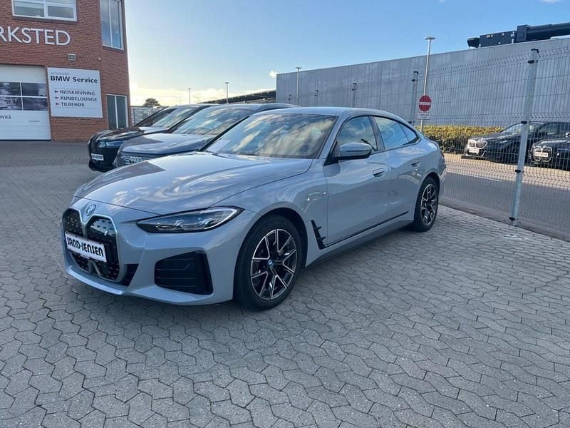 Gråmetal Brugt 2023 BMW i4 M Sport Sedan | 329.900 kr. (Super pris) - Billede 1/2