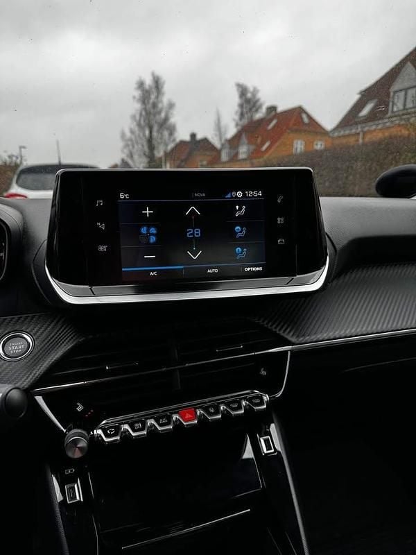 Brugt Peugeot 208 Allure 101 HK (74 kW) 2023 Sort Hatchback