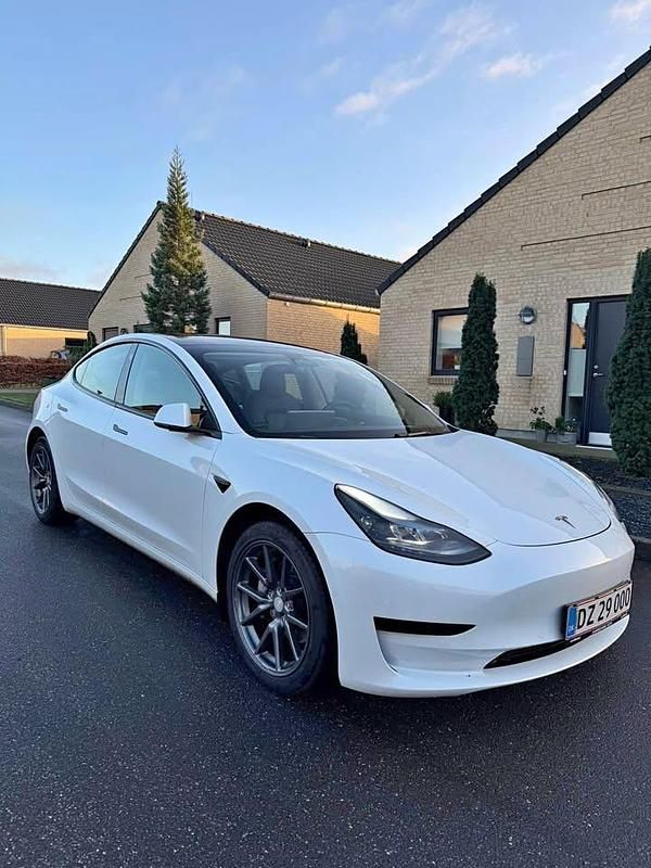Hvid Brugt 2022 Tesla Model 3 Sedan | 215.000 kr. (Fair pris) - Billede 1/4