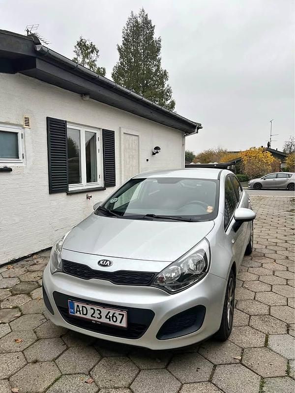 Grå Brugt 2013 Kia Rio MPV | 40.000 kr. (God pris) - Billede 1/4