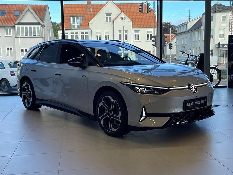 Hvidmetal Brugt 2025 VW ID.7 GTX Sedan | 589.900 kr. - Billede 1/4