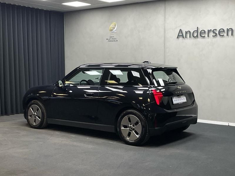 Brugt Mini Cooper Classic 135 kW (184 HK) 2024 Midnigthblack Hatchback