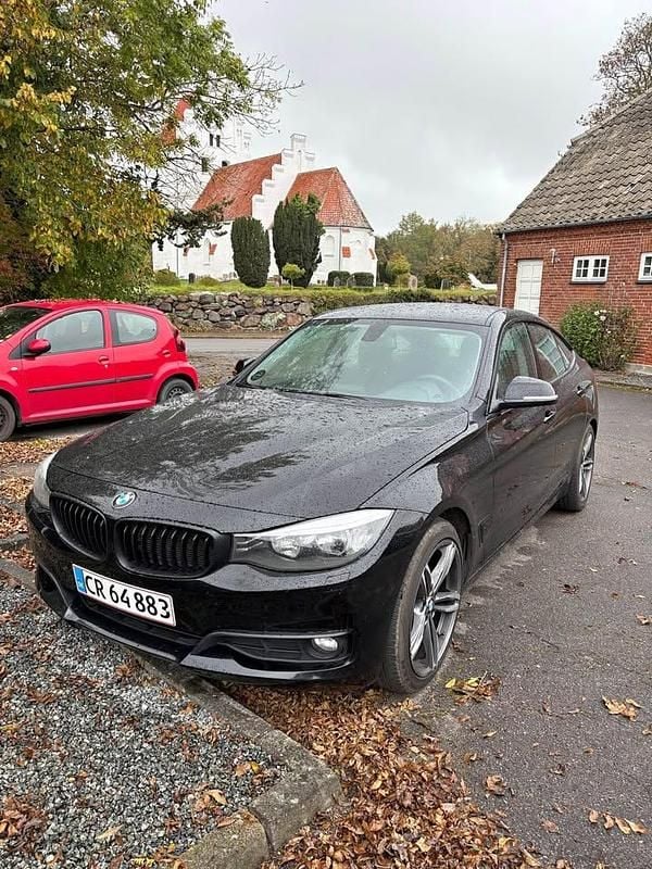 Sort Brugt 2016 BMW 320 Gran Turismo Sport Line Sedan | 114.900 kr. (Fair pris) - Billede 1/4