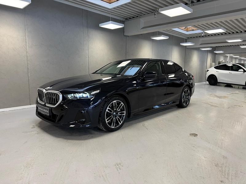 Brugt BMW i5 M Sport 250 kW (340 HK) 2025 Carbonsortmetallak Sedan