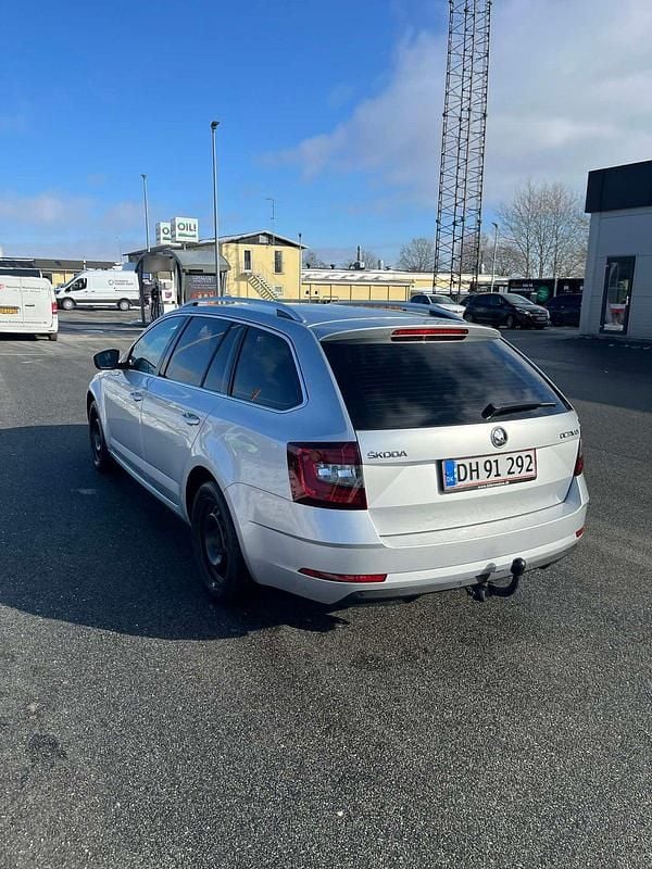 Brugt Skoda Octavia Style 115 HK (84 kW) 2018 Sølvmetal Stationcar