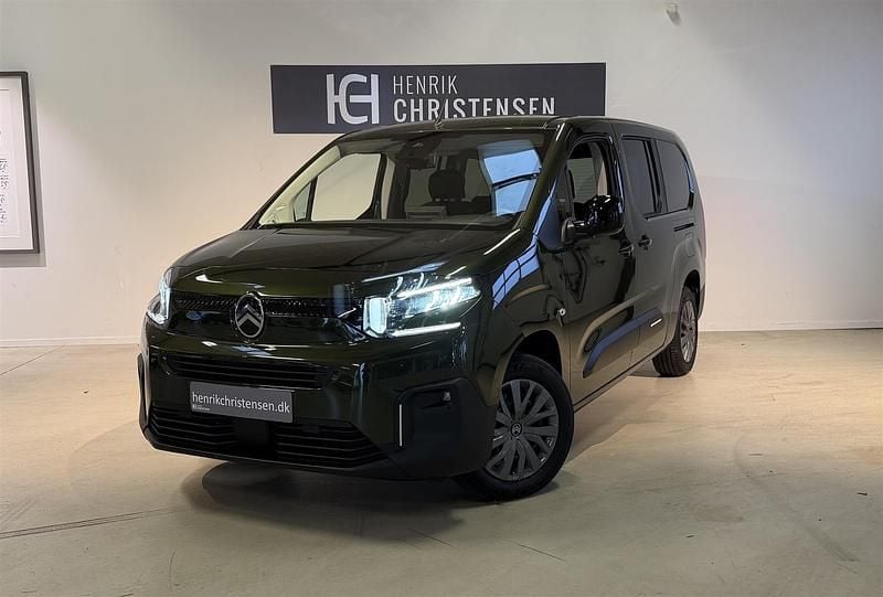 Grøn khaki Ny 2025 Citroën e-Berlingo VTR Sport MPV | 304.900 kr. (Fair pris) - Billede 1/4