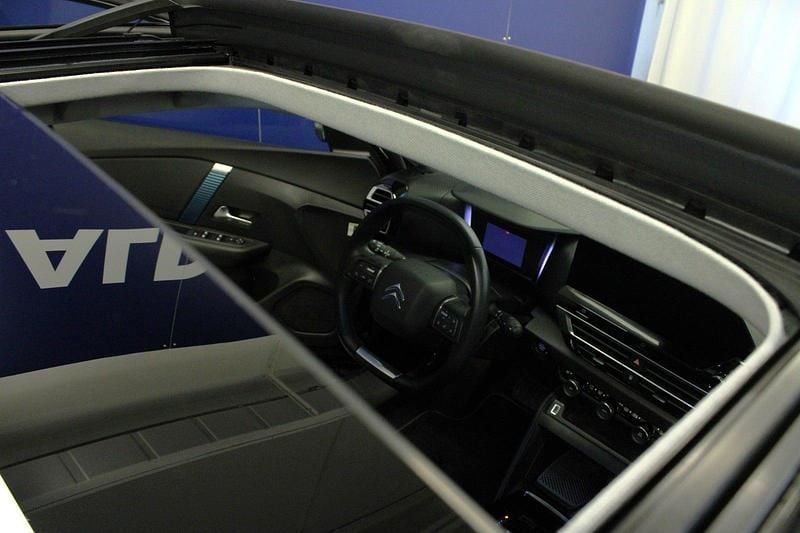 Brugt Citroën e-C4 100 kW (136 HK) 2023 Sortmetal Sedan