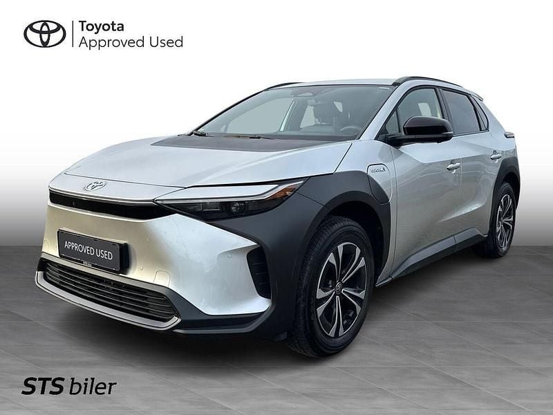 Sølvmetal Brugt 2023 Toyota bZ4X Active SUV | 239.990 kr. (Fair pris) - Billede 1/3