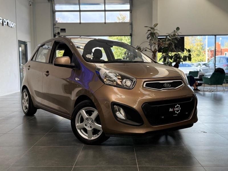 Bronzemetal Brugt 2012 Kia Picanto Active Hatchback | 39.799 kr. (Fair pris) - Billede 1/4