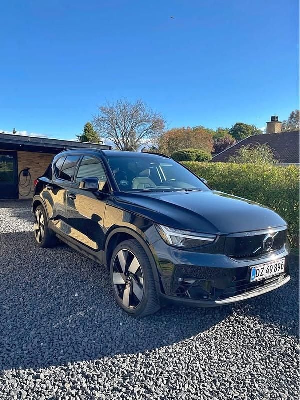 Sort Brugt 2023 Volvo XC40 Ultimate SUV | 330.000 kr. (Fair pris) - Billede 1/4