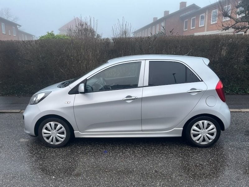 Sølvgrå Brugt 2015 Kia Picanto Active Hatchback | 38.800 kr. (God pris) - Billede 1/8