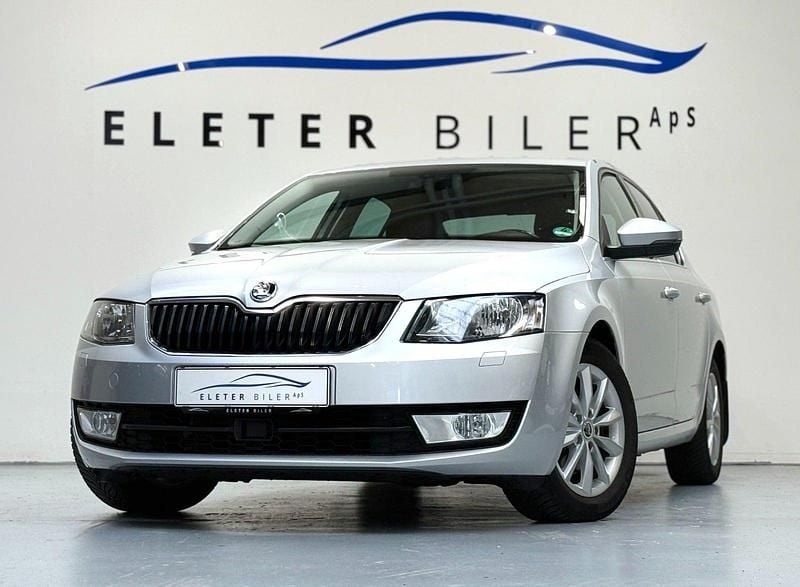 Sølvmetal Brugt 2015 Skoda Octavia Style Hatchback | 99.900 kr. (God pris) - Billede 1/4