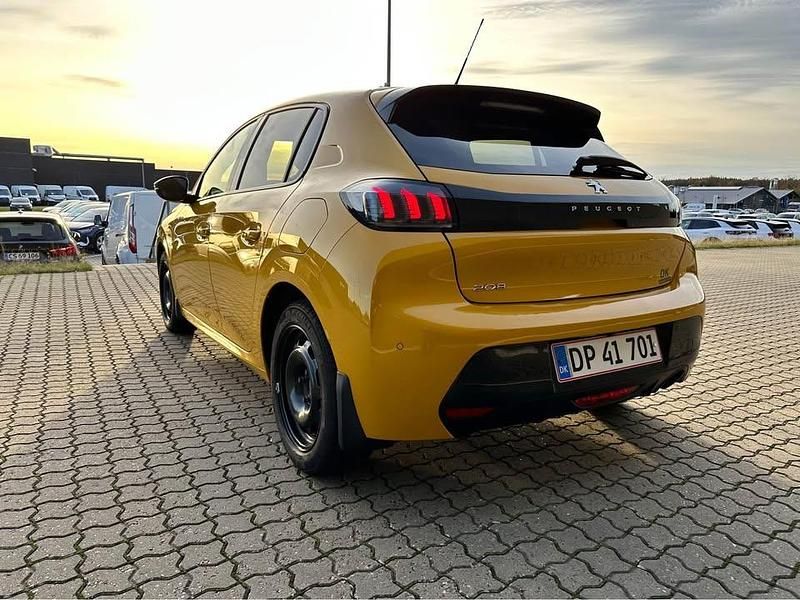 Brugt Peugeot 208 101 HK (74 kW) 2023 Gul Hatchback
