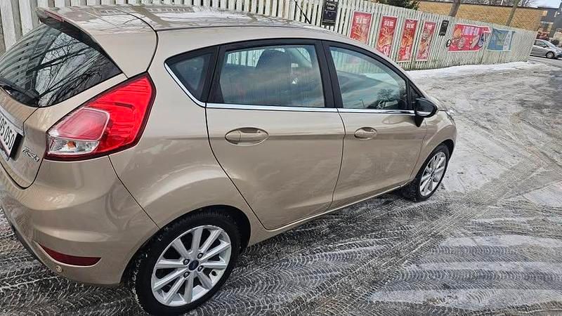 Brugt Ford Fiesta Titanium 125 HK (91 kW) 2015 Brun Hatchback