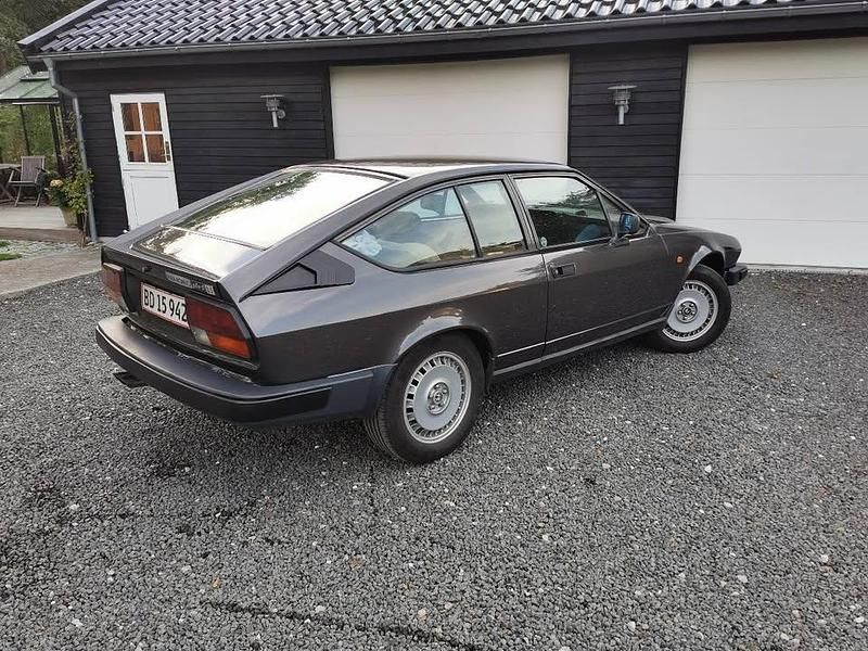 Brugt Alfa Romeo Alfetta GT/GTV 158 HK (116 kW) 1980 Grå Coupe