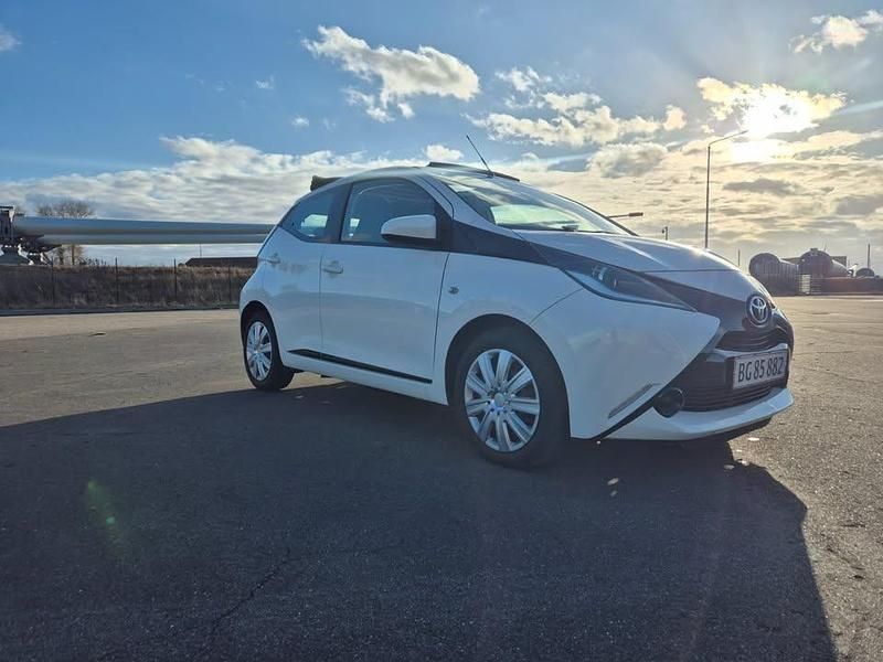 Brugt Toyota Aygo X-wave 69 HK (50 kW) 2016 Hatchback