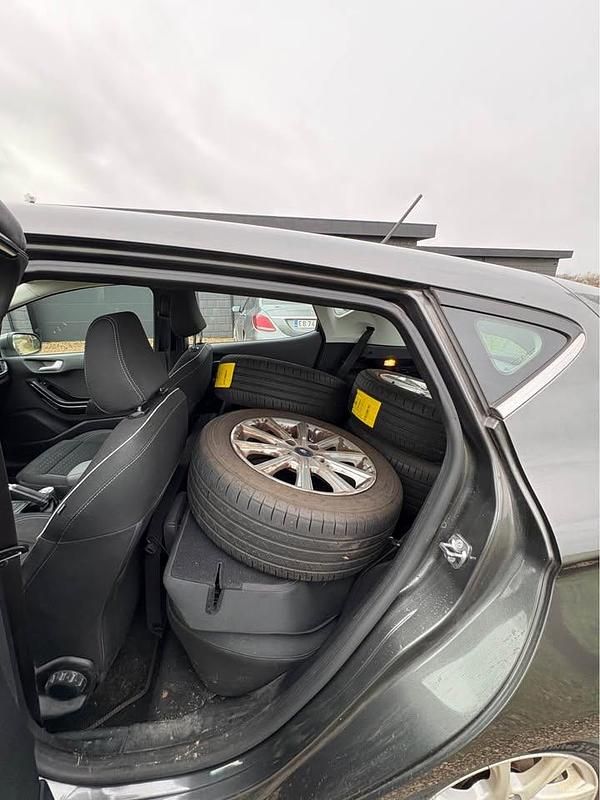 Brugt Ford Fiesta 99 HK (72 kW) 2018 Grå Hatchback