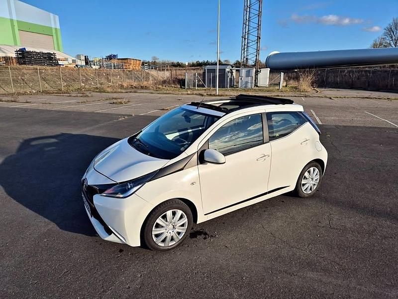 Brugt Toyota Aygo X-wave 69 HK (50 kW) 2016 Hatchback