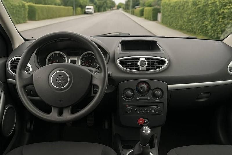 Brugt Renault Clio II 90 HK (66 kW) 2011 Blå Hatchback