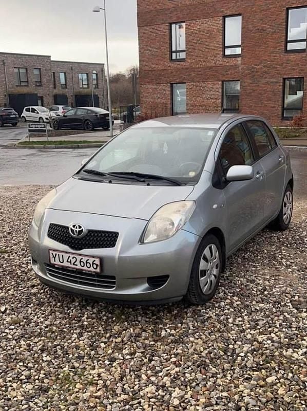 Brugt 2007 Toyota Yaris Sedan | 23.000 kr. (Fair pris) - Billede 1/4