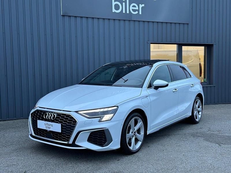 Hvidmetal Brugt 2021 Audi A3 Sportback e-tron S-Line Hatchback | 249.900 kr. (Lidt for dyr) - Billede 1/4