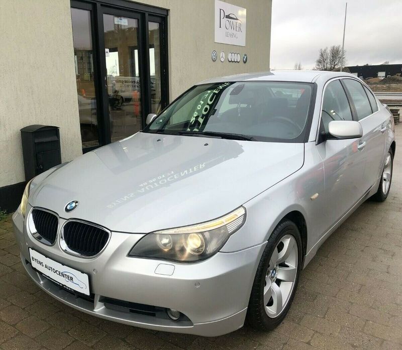 Solgt BMW 525 i 2,5 Steptr., brugt 2004, km 245.000 i Hillerød