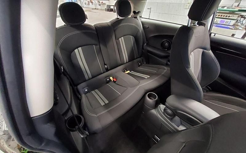 Brugt Mini Cooper SE Essential 135 kW (184 HK) 2023 Sort Hatchback