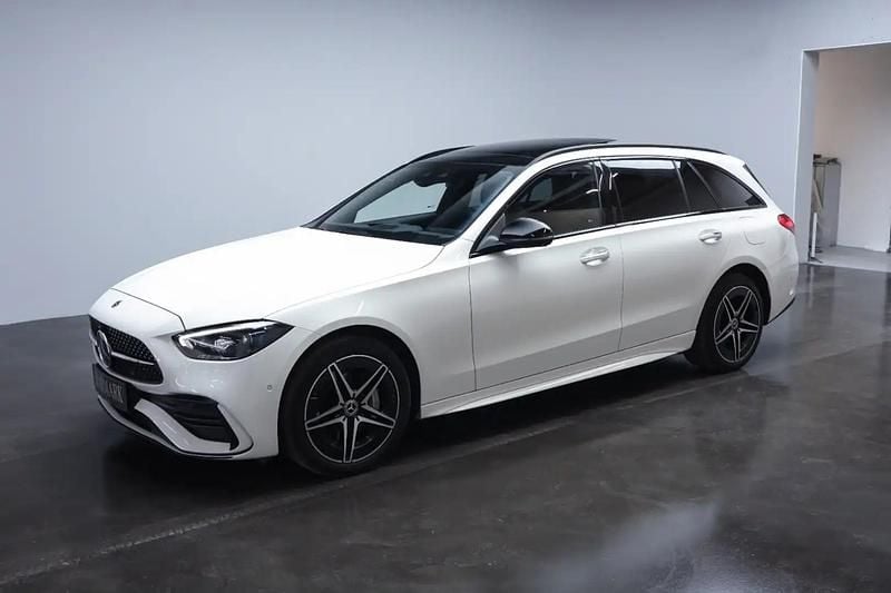 Hvid Brugt 2022 Mercedes C300e Stationcar | 489.900 kr. (Dyr) - Billede 1/3