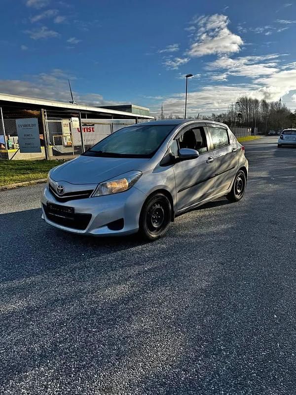 Brugt 2012 Toyota Yaris Hatchback | 31.999 kr. - Billede 1/4