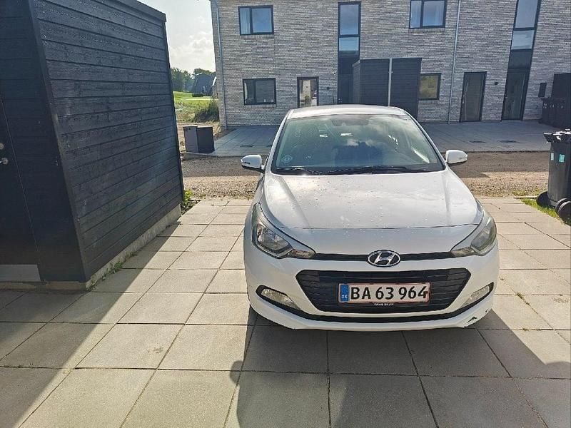 Hvidmetal Brugt 2016 Hyundai i20 Trend Hatchback | 64.900 kr. (God pris) - Billede 1/4